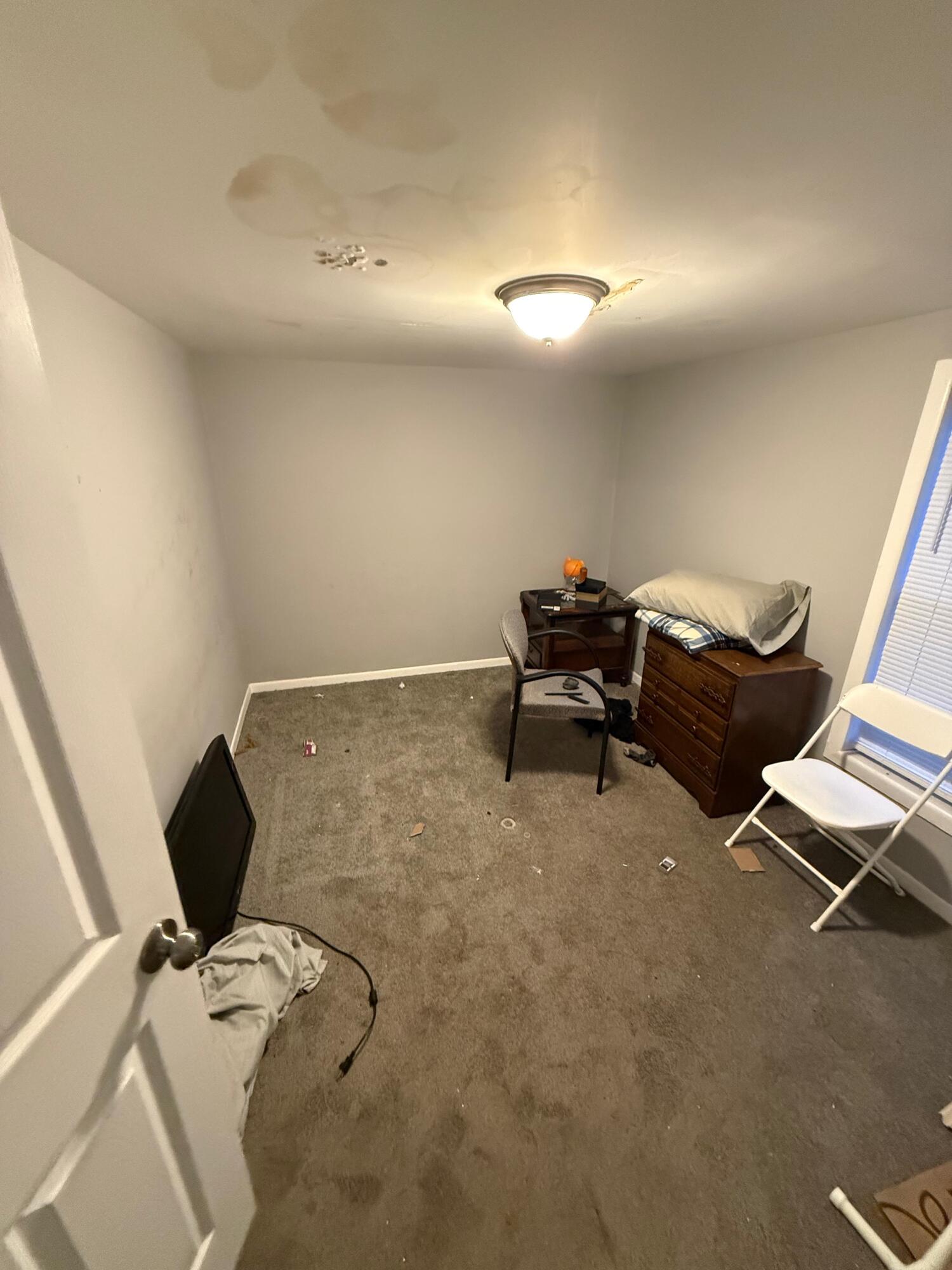 1347 Sherman Street Hammond, IN 46320 - Photo 14 of 15 a room with furniture