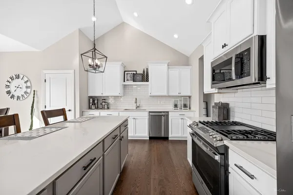 $575,000 | 20948 Lakewoods Lane, Shorewood, IL 60404