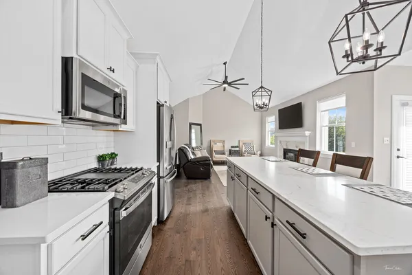 $575,000 | 20948 Lakewoods Lane, Shorewood, IL 60404