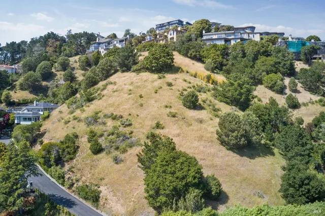$2,595,000 | 24 Venado Drive, Tiburon, CA 94920