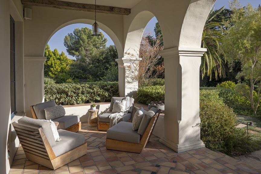 4110 Creciente Drive Santa Barbara, CA 93110 - Photo 8 of 33 Loggia