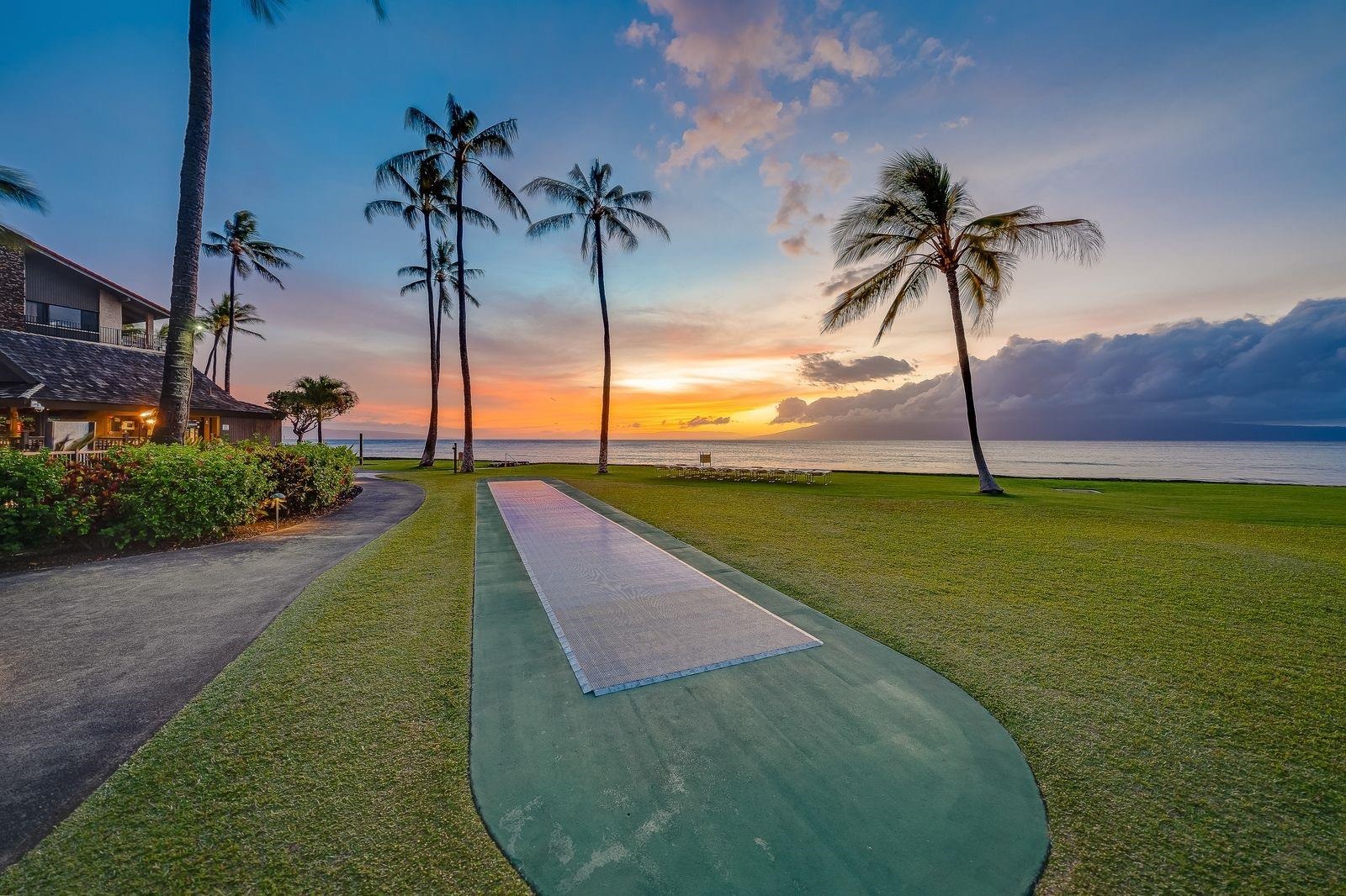 3543 Lower Honoapiilani Road, Unit J401 Lahaina, HI 96761 - Photo 20 of 25 a view of a backyard