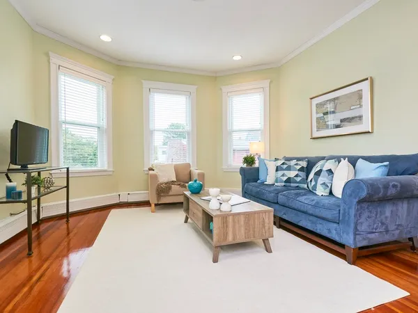 $4,000 | 12 White Avenue, Unit 3, Brookline, MA 02467