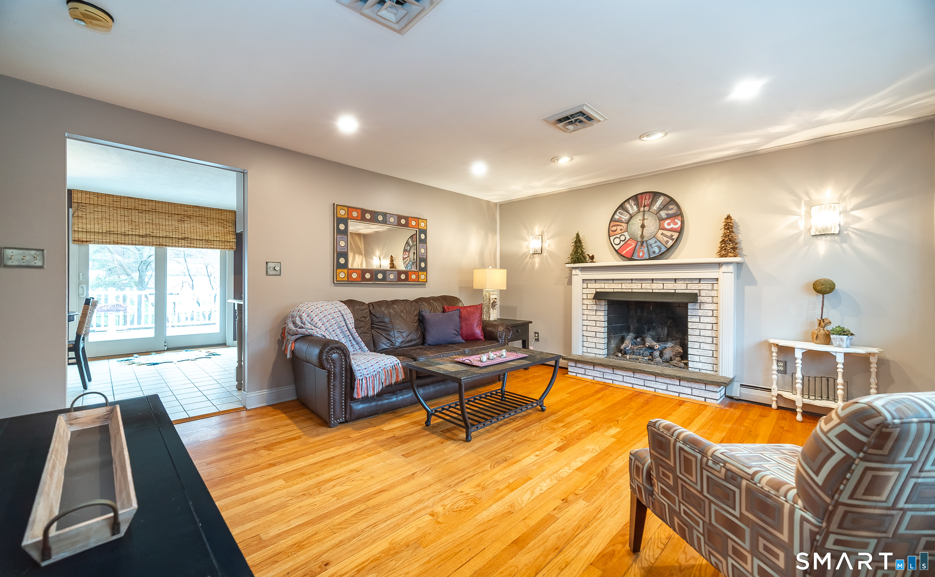 108 Wayne Lane Meriden, CT 06450 - Photo 3 of 40