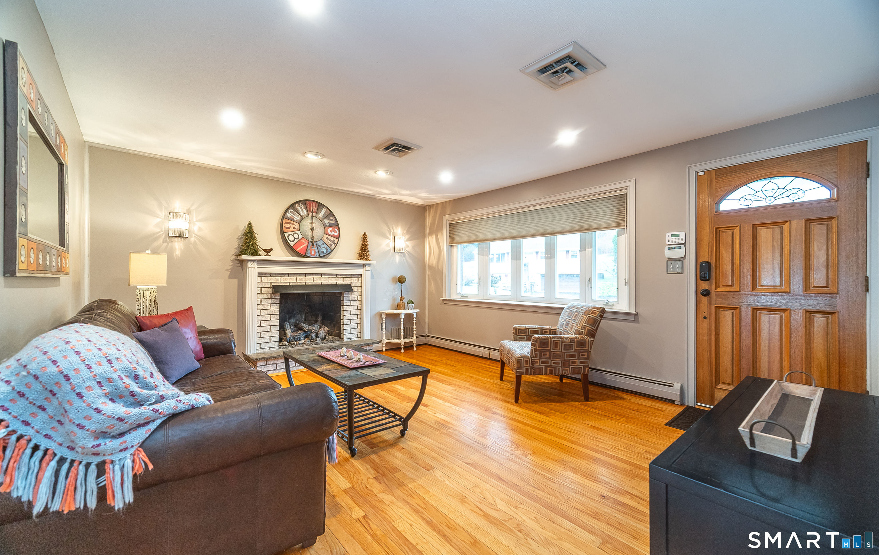 108 Wayne Lane Meriden, CT 06450 - Photo 6 of 40