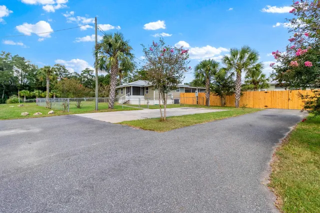 $219,900 | 17 Oneida Street, Crawfordville, FL 32327