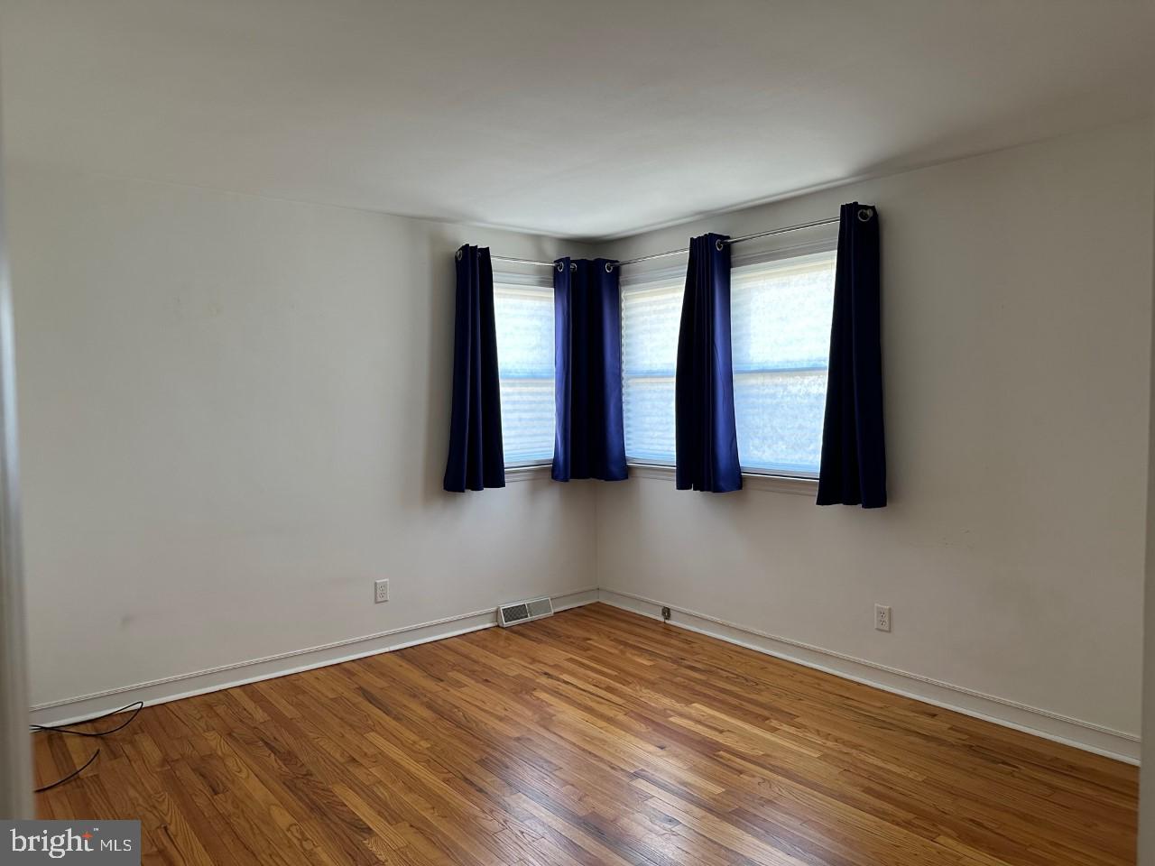 21 Holt Circle Hamilton, NJ 08619 - Photo 14 of 21 Bedroom 3