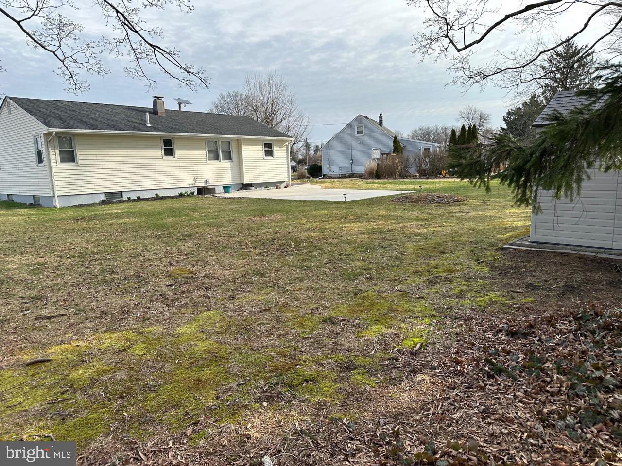 21 Holt Circle Hamilton, NJ 08619 - Photo 17 of 21 Large Rear Yard