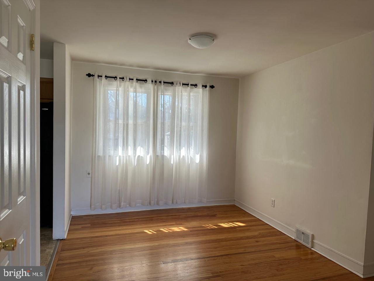21 Holt Circle Hamilton, NJ 08619 - Photo 8 of 21 Dining Room