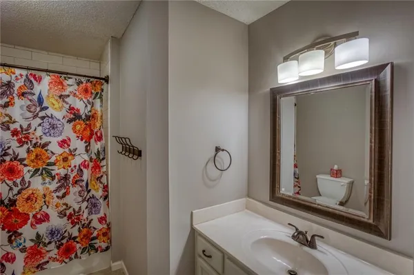 $357,000 | 8701 North Winan Avenue, Kansas City, MO 64153