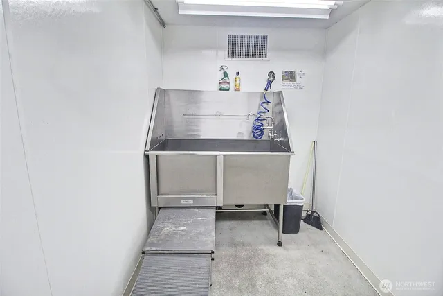 $2,250 | 1760 Northwest 56th Street, Unit 305, Seattle, WA 98107