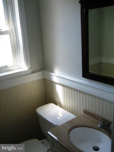 531 Riggs Road Northeast Washington, DC 20011 - Photo 2 of 20 Bath