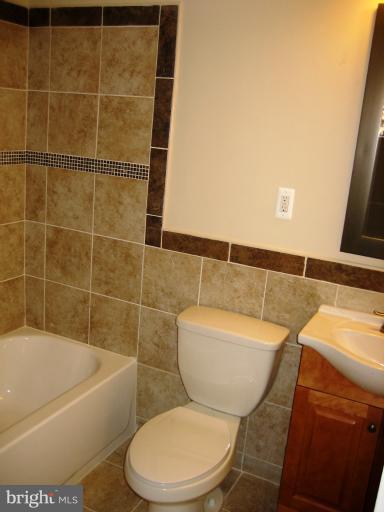 531 Riggs Road Northeast Washington, DC 20011 - Photo 17 of 20 Bath