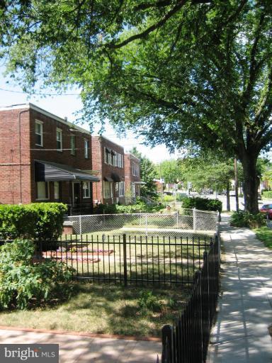 531 Riggs Road Northeast Washington, DC 20011 - Photo 6 of 20 Exterior (General)