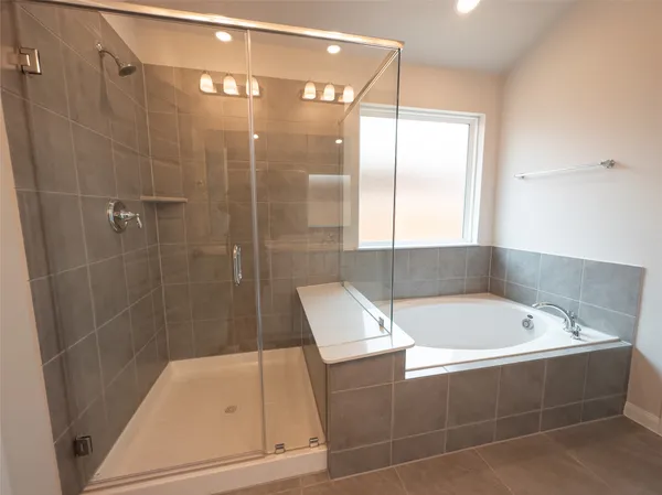 $2,700 | 8015 Virginia Drive, Richmond, TX 77406