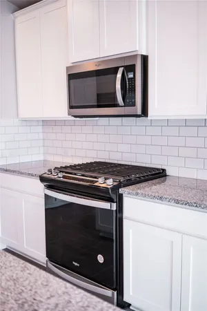 $2,700 | 8015 Virginia Drive, Richmond, TX 77406