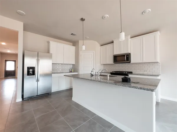 $2,700 | 8015 Virginia Drive, Richmond, TX 77406