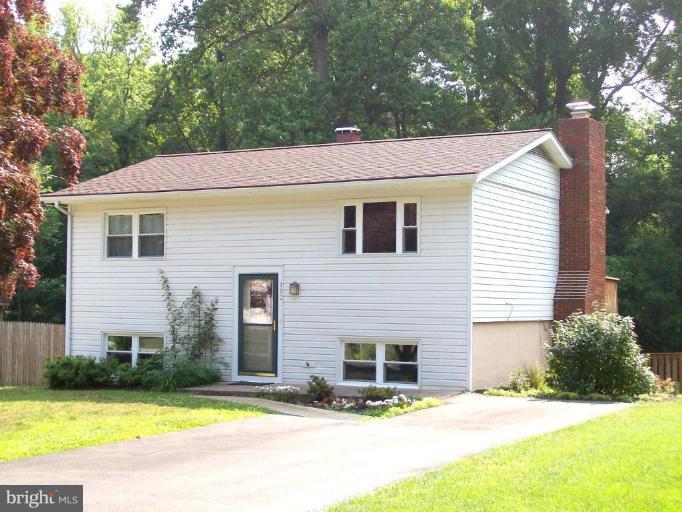 193 Circle Road Pasadena, MD 21122 - Photo 1 of 20 Exterior (Main)