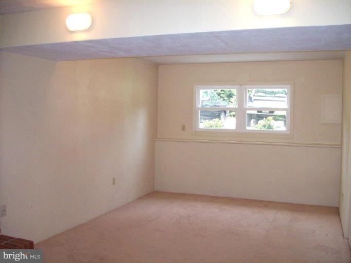 193 Circle Road Pasadena, MD 21122 - Photo 13 of 20 Family Room #3