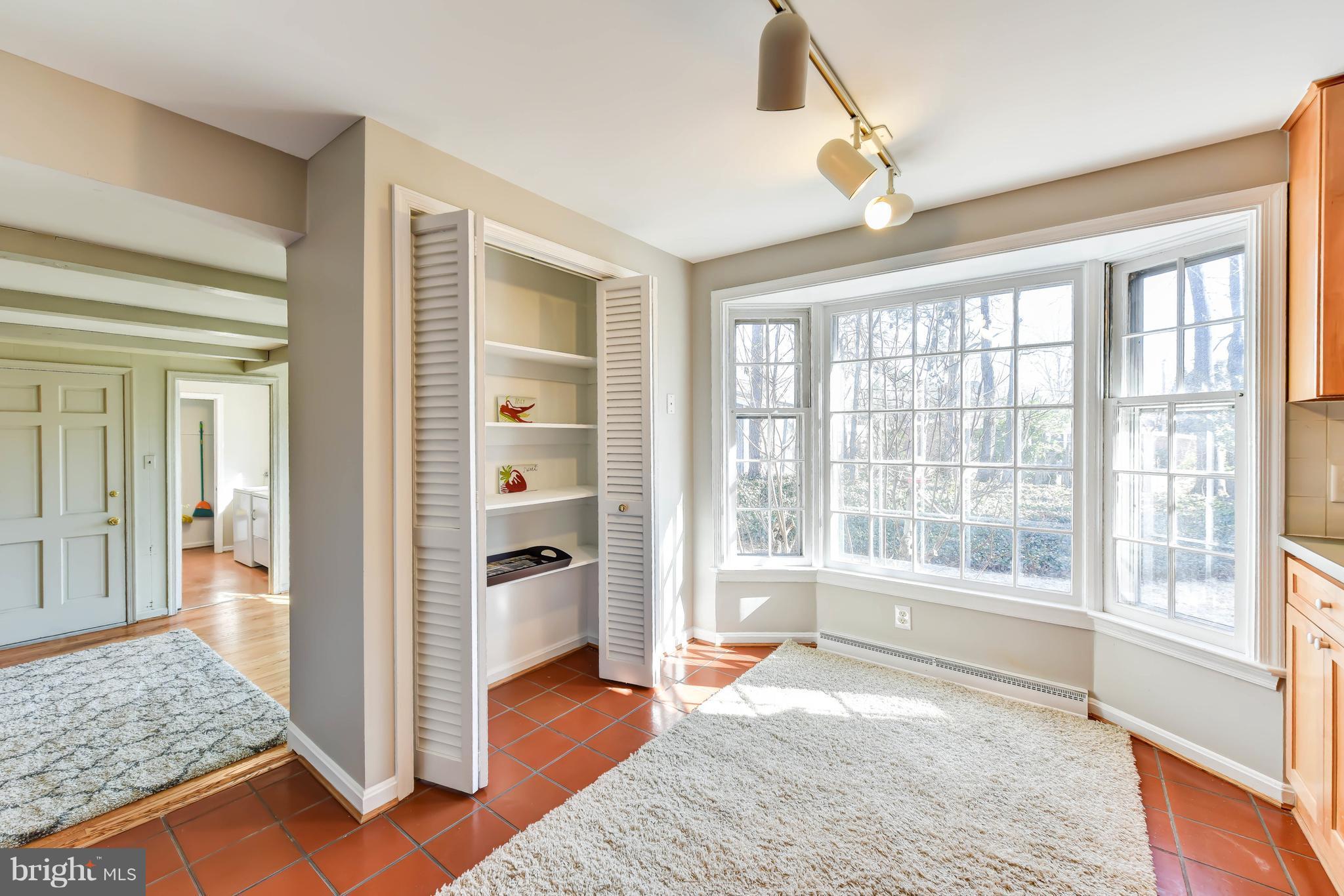 8707 Highgate Road Alexandria, VA 22308 - Photo 14 of 29 Kitchen