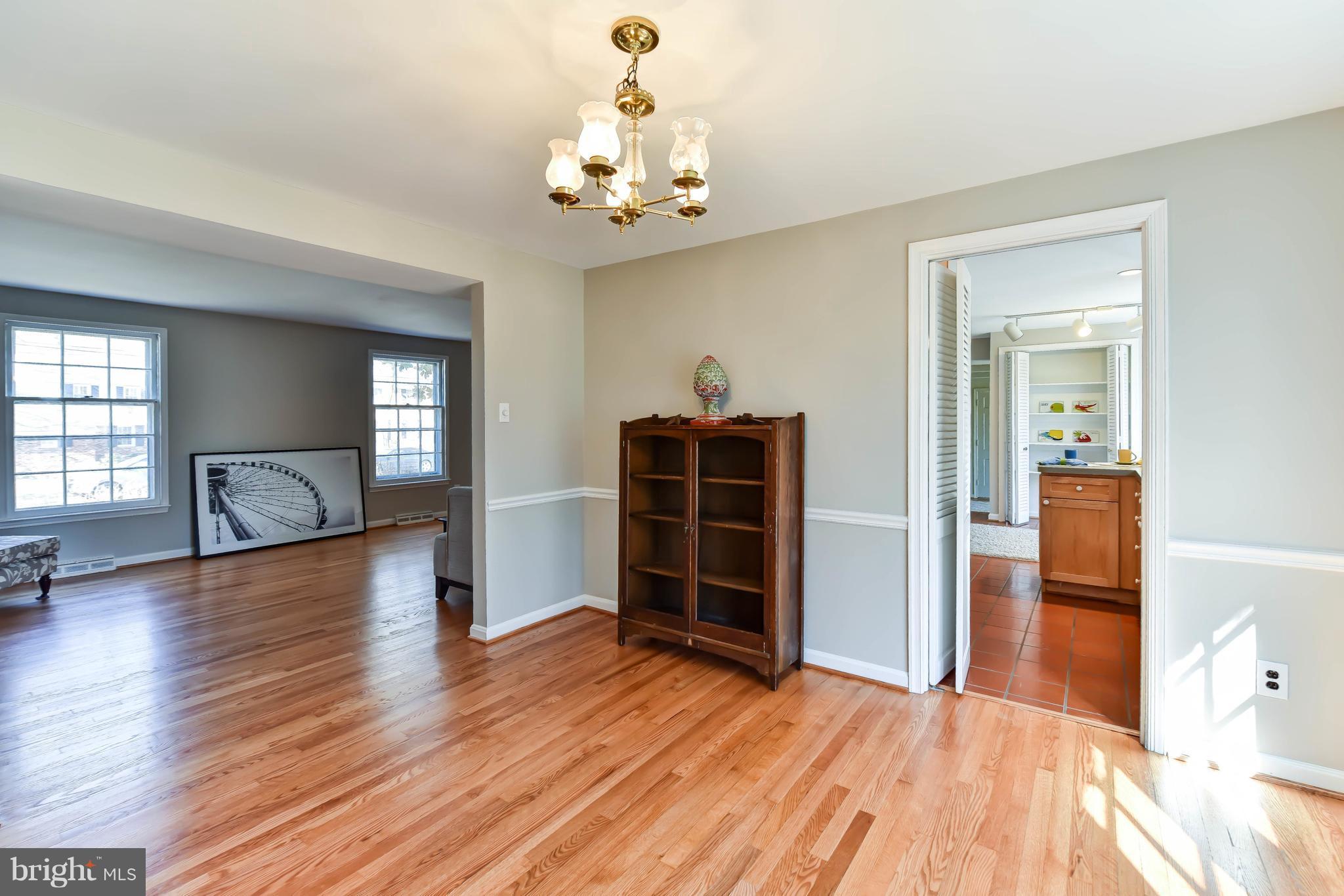 8707 Highgate Road Alexandria, VA 22308 - Photo 9 of 29 Dining Room