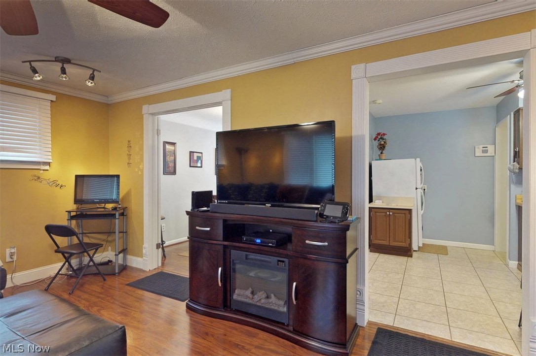 1559 Edgefield Road Lyndhurst, OH 44124 - Photo 11 of 29