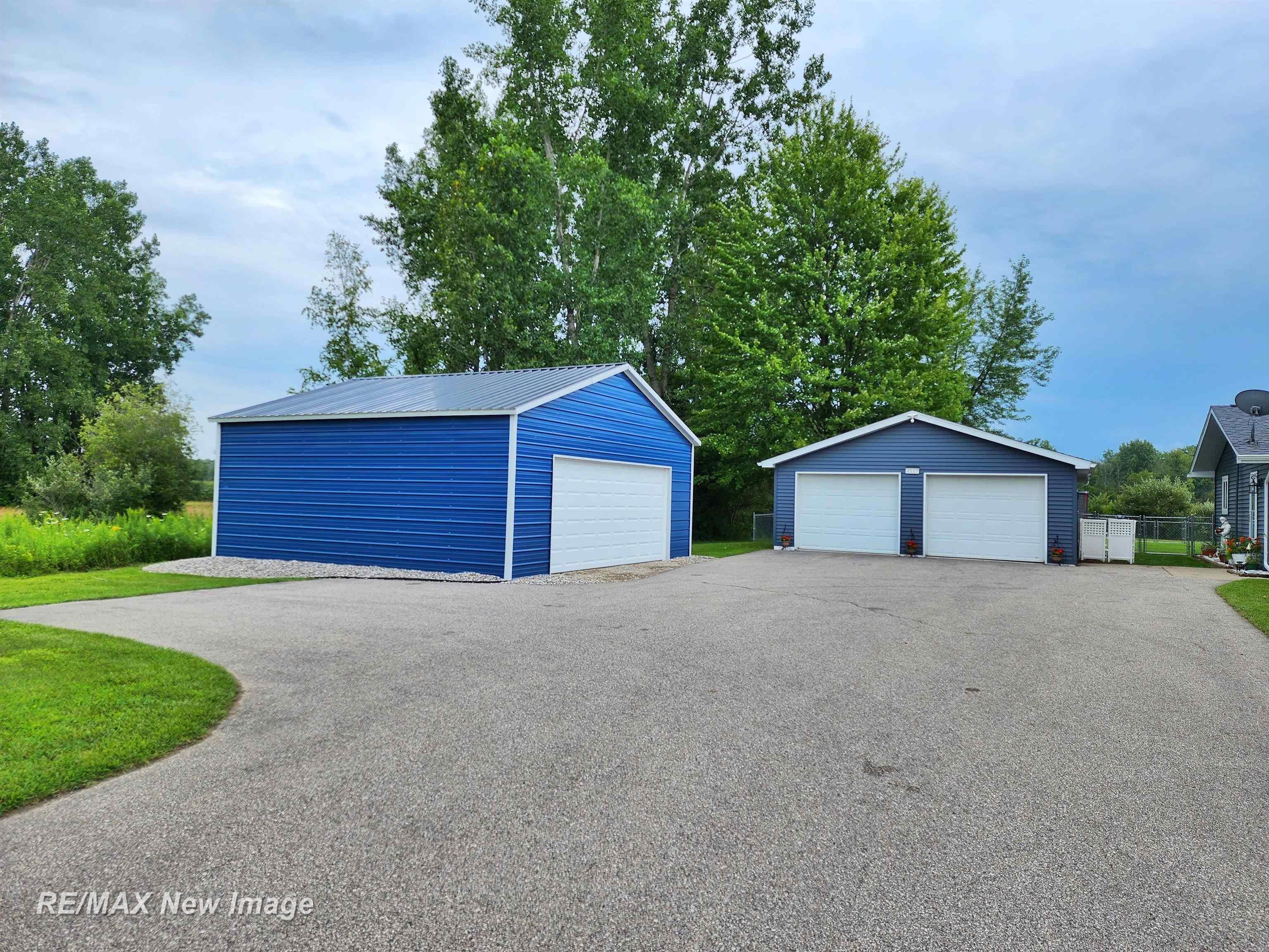 2117 West Erickson Road Linwood, MI 48634 - Photo 7 of 62