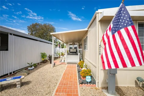 $212,425 | 16222 Monterey Lane, Unit 228, Huntington Beach, CA 92649