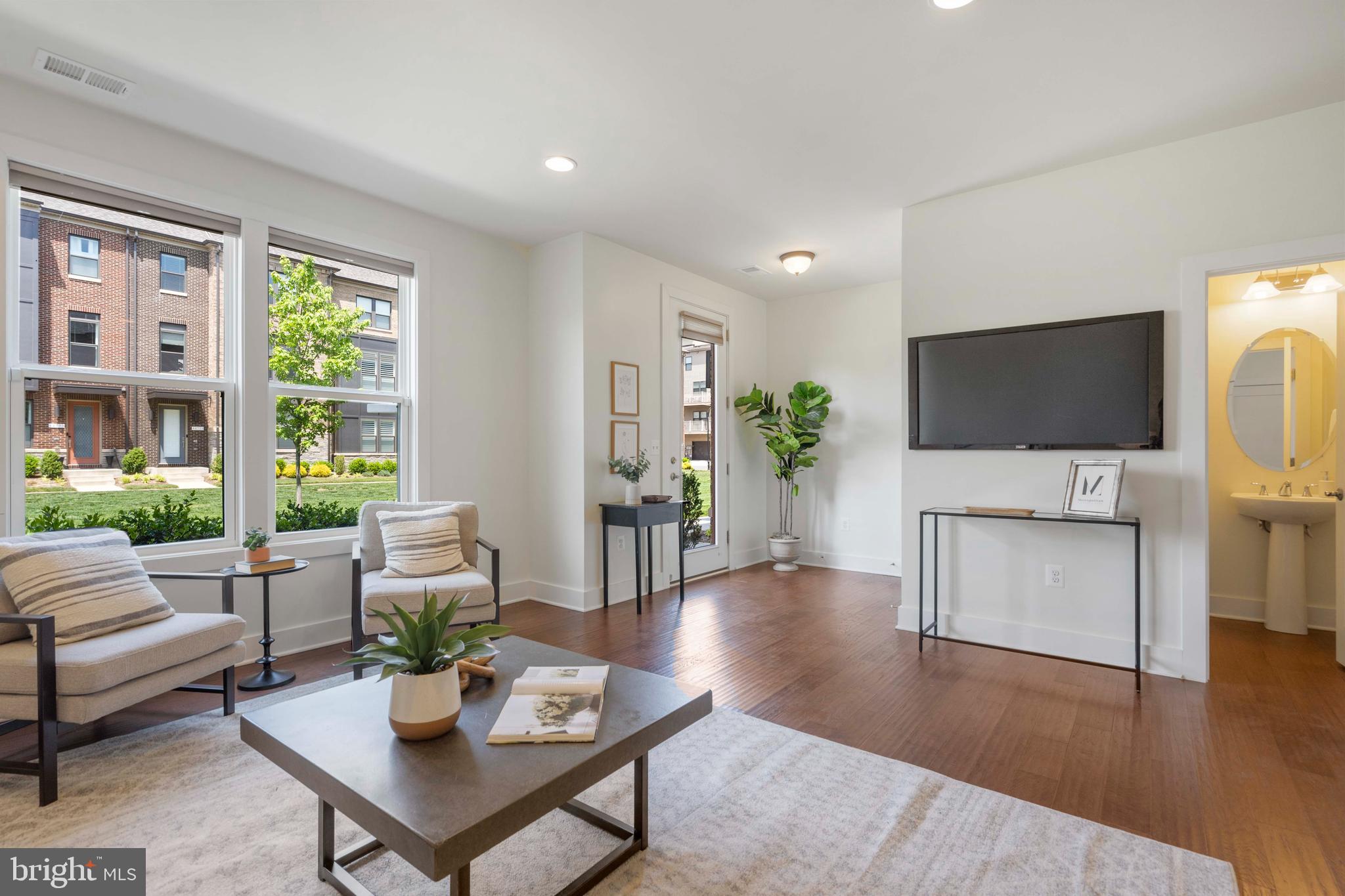 44732 Roosevelt Square Ashburn, VA 20147 - Photo 3 of 51 Front Door Entry to Family Room