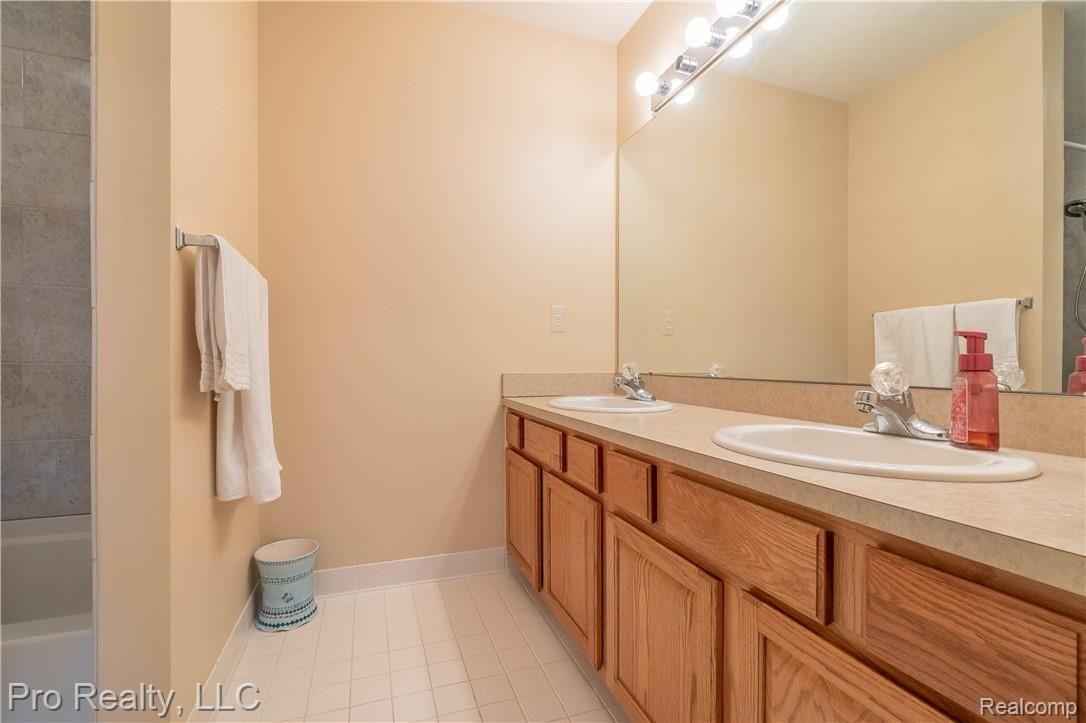 410 Cherry Grove Road Canton, MI 48188 - Photo 20 of 42 DSC00666-HDR.jpg