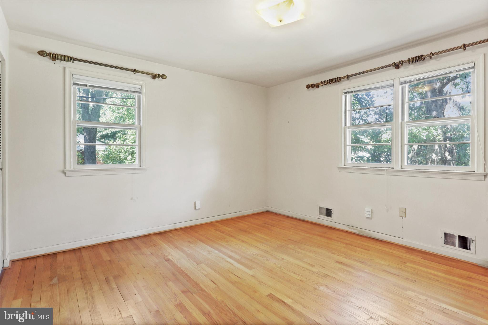 7212 Wesley Road Springfield, VA 22150 - Photo 16 of 46 Primary Bedroom