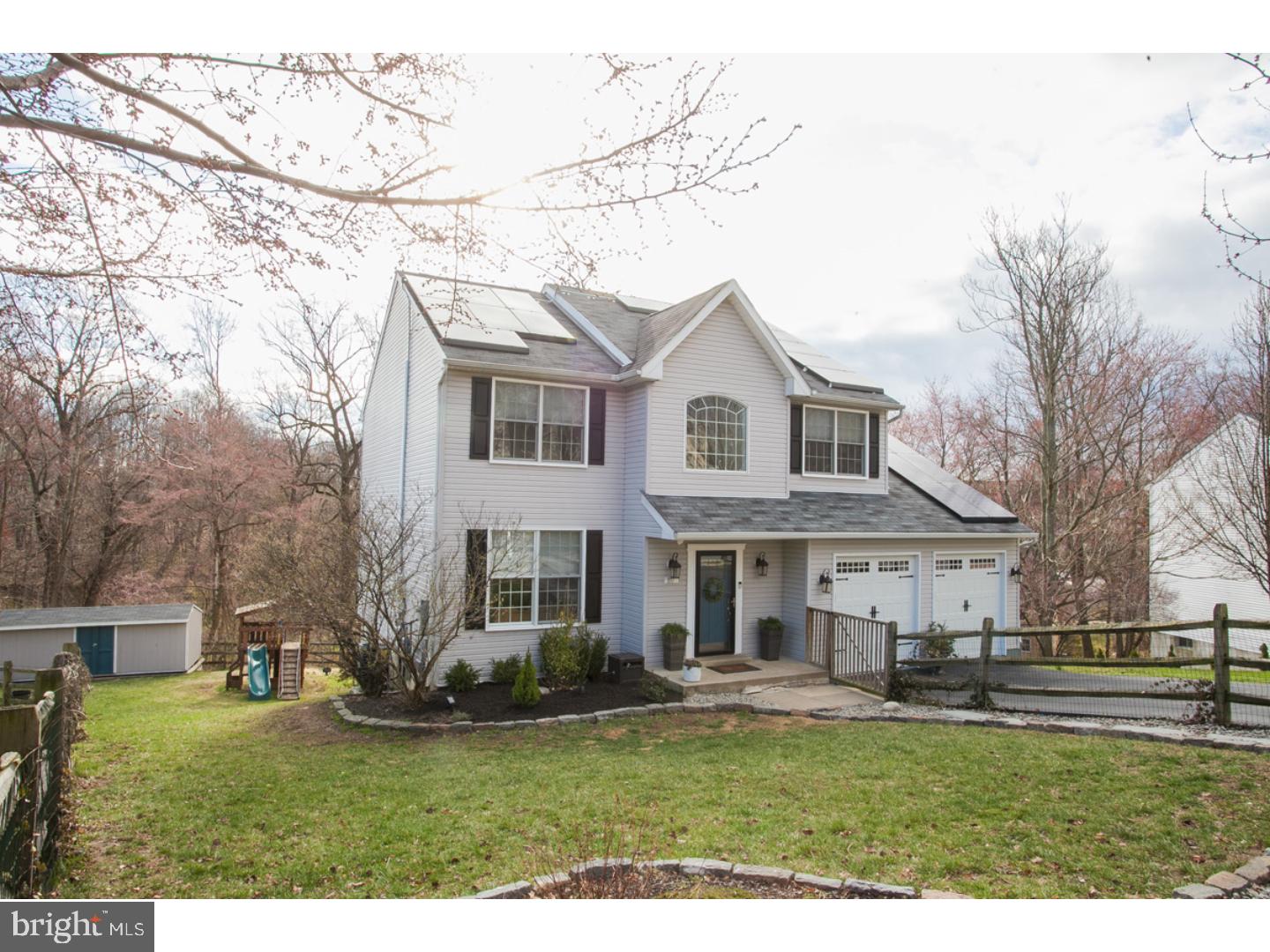 817 Crestview Road Philadelphia, PA 19128 - Photo 2 of 25