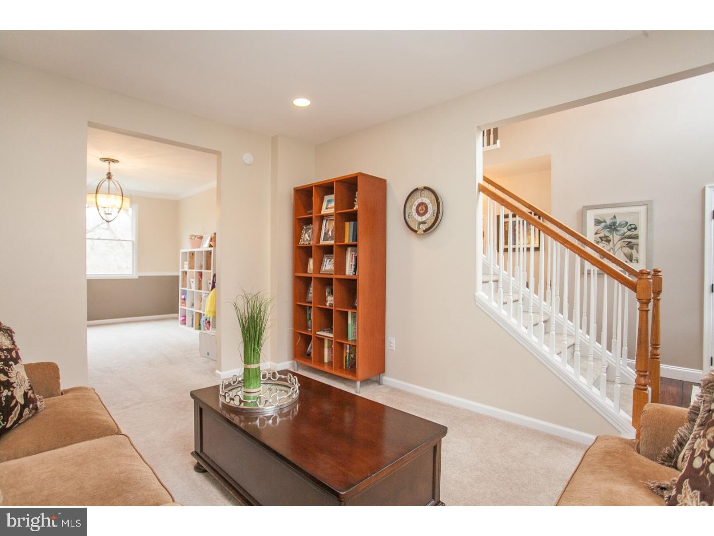 817 Crestview Road Philadelphia, PA 19128 - Photo 13 of 25