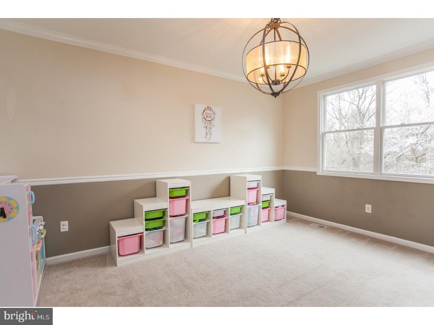 817 Crestview Road Philadelphia, PA 19128 - Photo 14 of 25