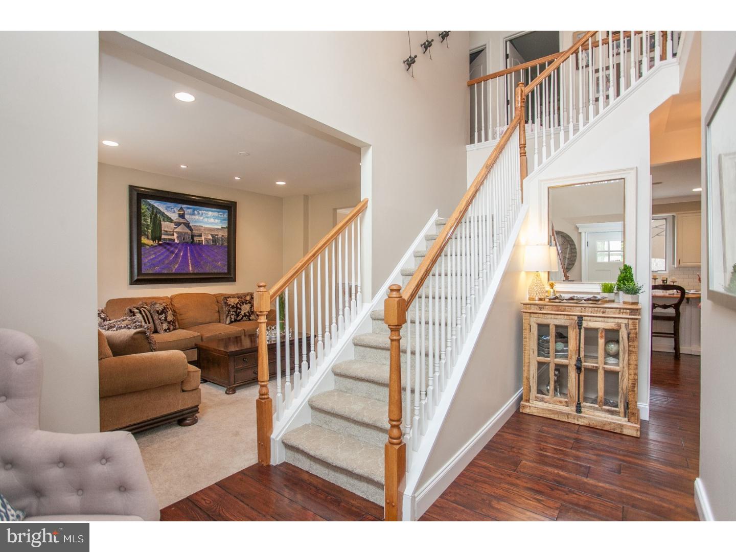 817 Crestview Road Philadelphia, PA 19128 - Photo 3 of 25