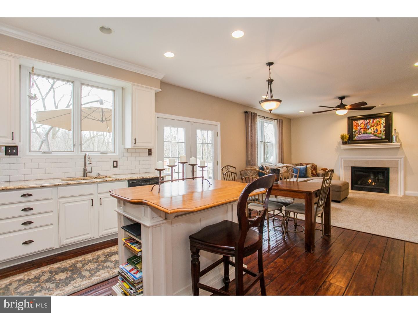 817 Crestview Road Philadelphia, PA 19128 - Photo 5 of 25