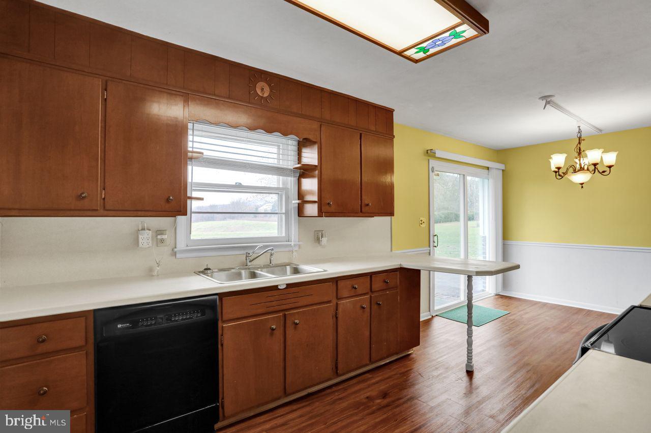 20 Mast Road Oley, PA 19547 - Photo 14 of 31 Uncluttered & classic Kitchen
