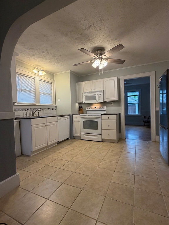 16 Fenimore Boulevard Springfield, MA 01108 - Photo 17 of 33