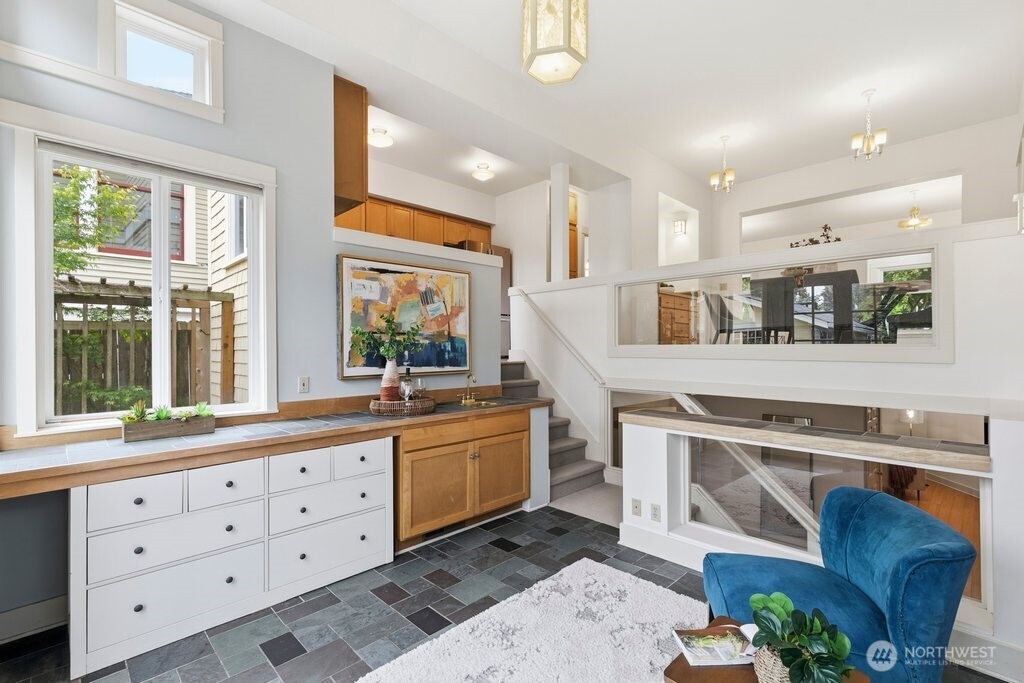 108 North 54th Street Seattle, WA 98103 - Photo 11 of 36