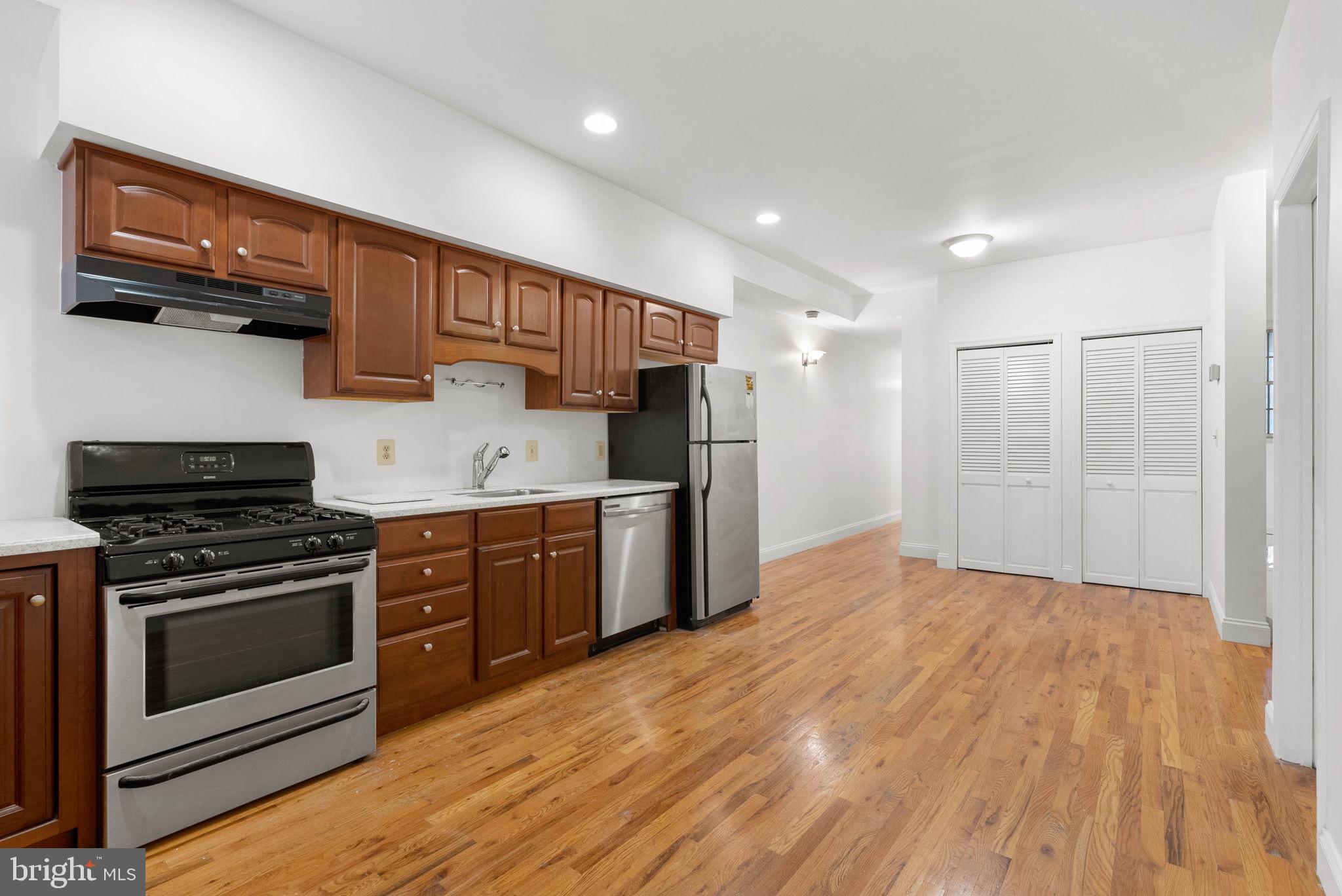 814 South Street, Unit 2 Philadelphia, PA 19147 - Photo 5 of 21