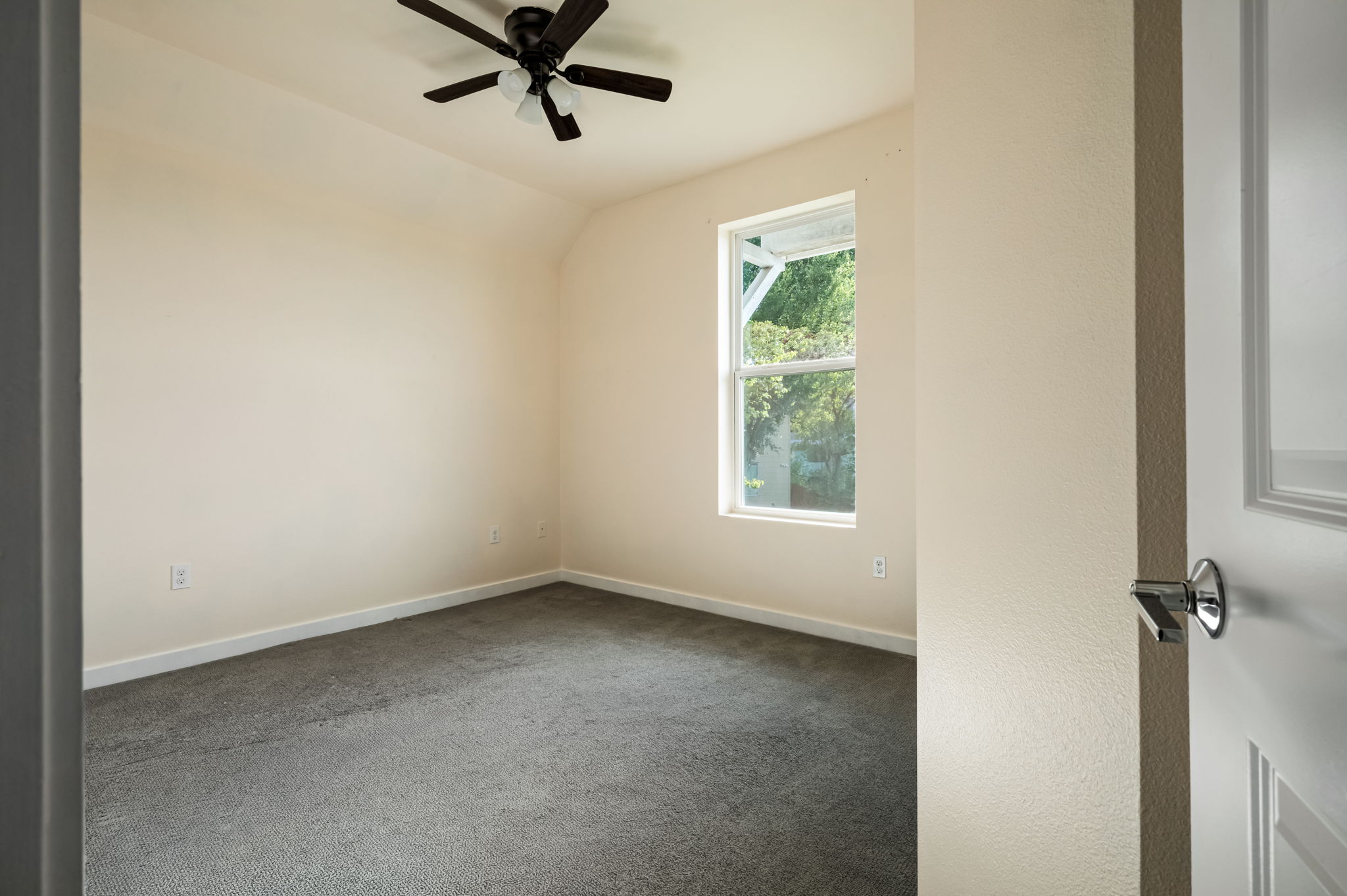 1932 Bunche Road, Unit B Austin, TX 78721 - Photo 28 of 33 Gallery Image 28
