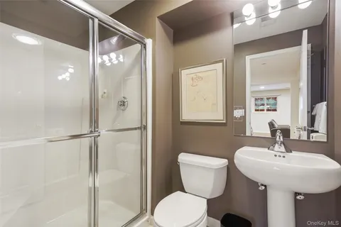 $1,295,000 | 2 Heirloom Court, Rye Brook, NY 10573
