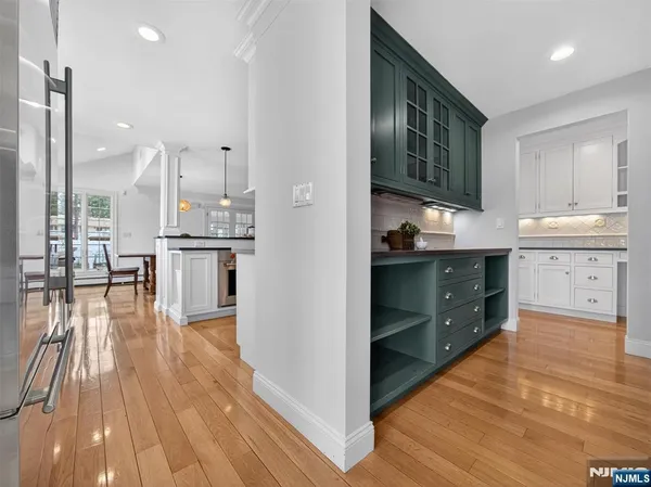 $2,399,900 | 381 Lawrence Court, Wyckoff, NJ 07481