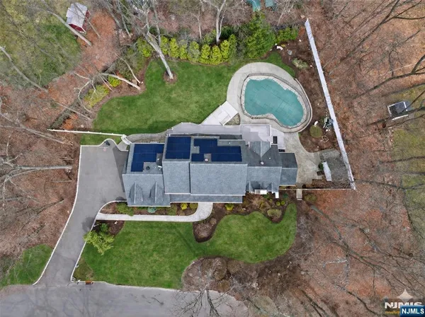 $2,399,900 | 381 Lawrence Court, Wyckoff, NJ 07481