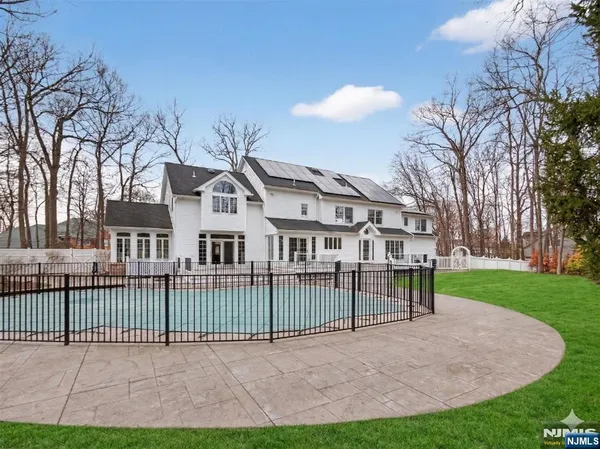 $2,399,900 | 381 Lawrence Court, Wyckoff, NJ 07481