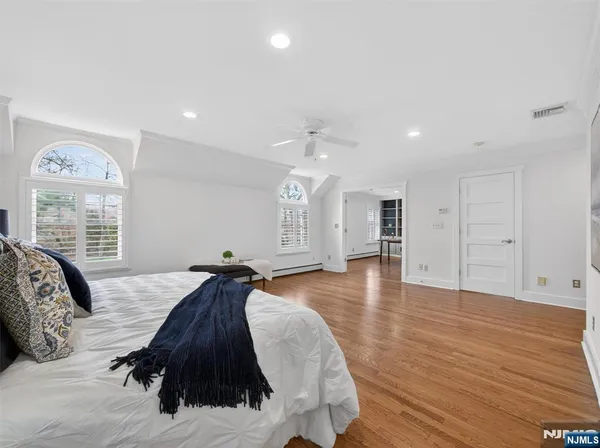 $2,399,900 | 381 Lawrence Court, Wyckoff, NJ 07481