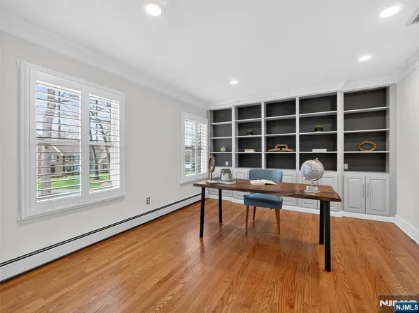 $2,399,900 | 381 Lawrence Court, Wyckoff, NJ 07481