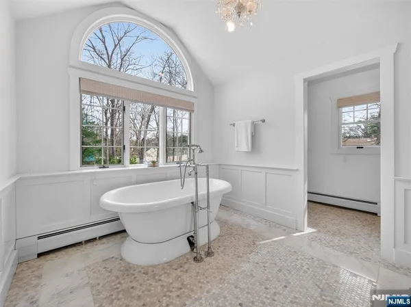 $2,399,900 | 381 Lawrence Court, Wyckoff, NJ 07481