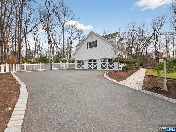 $2,399,900 | 381 Lawrence Court, Wyckoff, NJ 07481