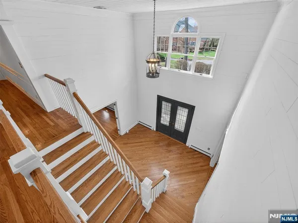 $2,399,900 | 381 Lawrence Court, Wyckoff, NJ 07481